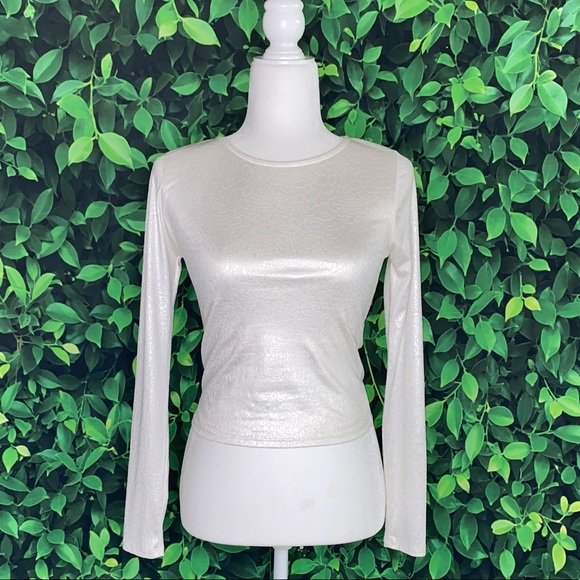 SHIMMER PEARL CROC-PRINT LONG-SLEEVE TOP · SIZE S - Picture 6 of 6